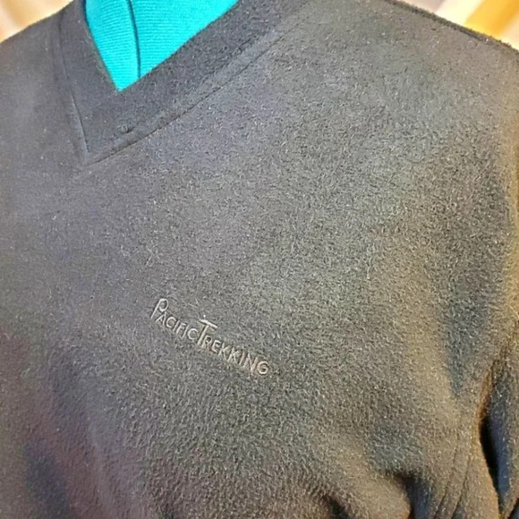 0116. NWTs ~ RARE ~ Pacific Trekking Polar Tek ~ V- neck Fleece~ - Picture 1 of 14